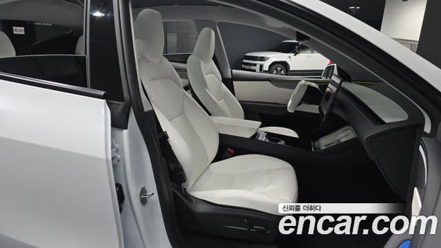 Tesla модель Y Long Range AWD, 2025 10