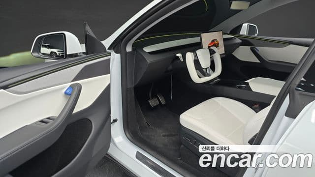 Tesla модель Y Long Range AWD, 2025 11