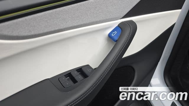 Tesla модель Y Long Range AWD, 2025 17