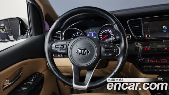 Kia All New Carnival Prestige High Roof, 2018 13
