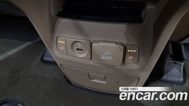 Kia All New Carnival Prestige High Roof, 2018 18