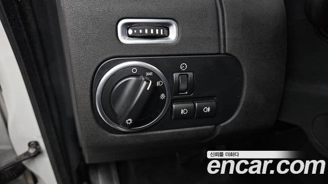 Land Rover Discovery 4 3.0 SDV6 SE, 2016 14