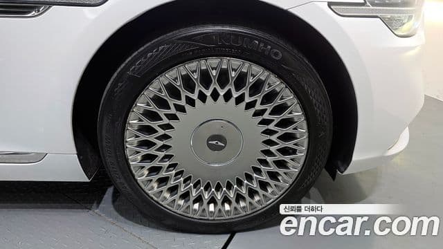 Genesis G90 Premium Luxury, 2021 все фото