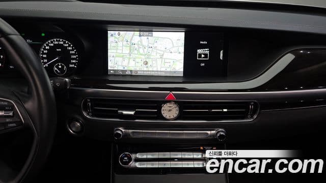 Genesis G90 Premium Luxury, 2021 14