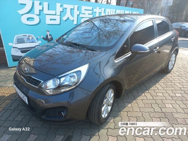 Kia All New Pride Luxury, 2014 1