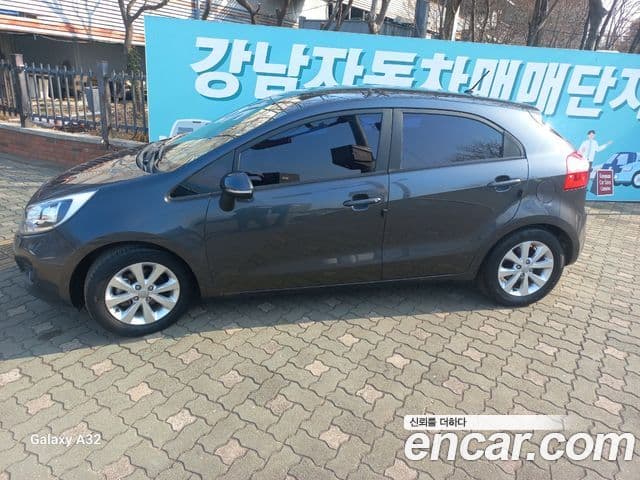 Kia All New Pride Luxury, 2014 20