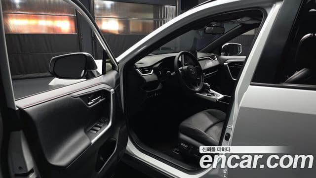Toyota RAV4 5세대 2.5 4WD PHEV XSE, 2025 10