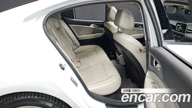 Genesis G70 Elite, 2019 12