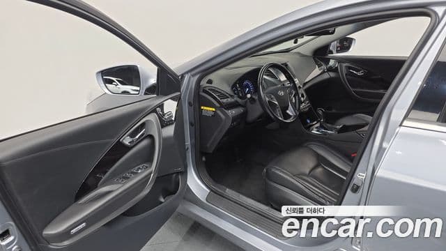 Hyundai Grandeur HG Modern, 2015 11