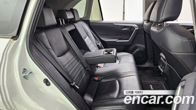 Toyota RAV4 5세대, 2019 12