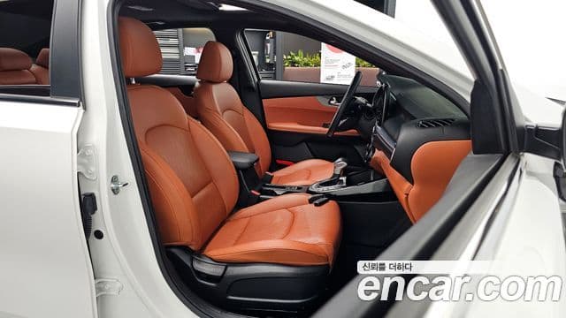 Kia The / новый New K3 2세대 Signature, 2022 10