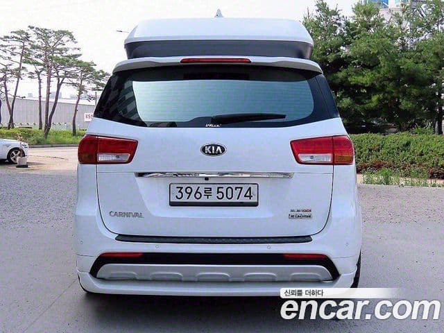 Kia All New Carnival Noblesse, 2018 4