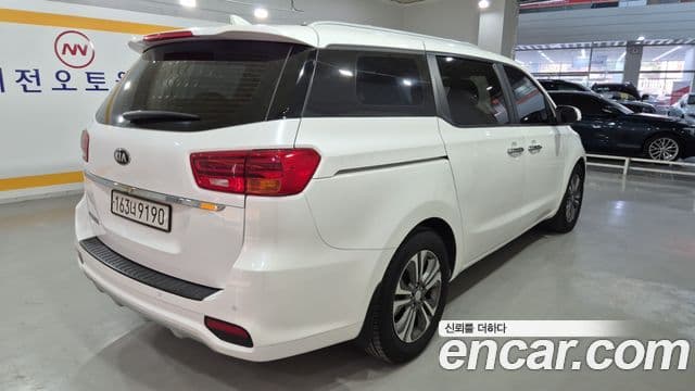 Kia The / новый New Carnival Luxury, 2020 все фото