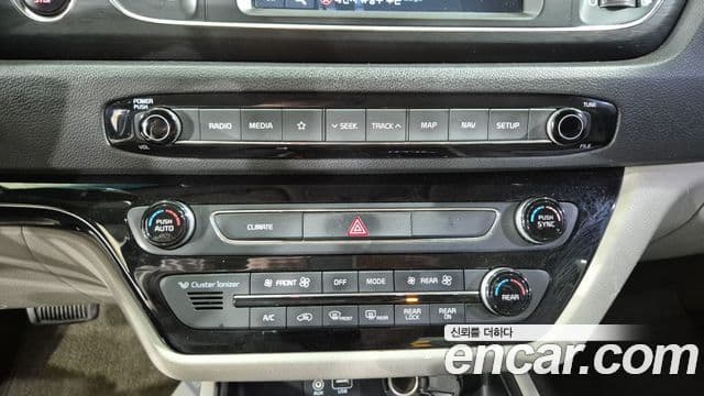 Kia The / новый New Carnival Luxury, 2020 13