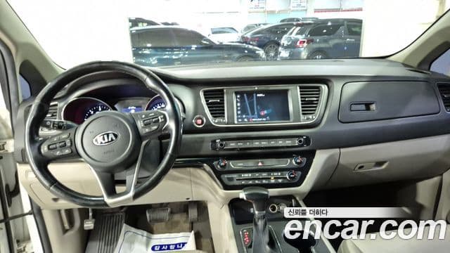 Kia The / новый New Carnival Luxury, 2020 17