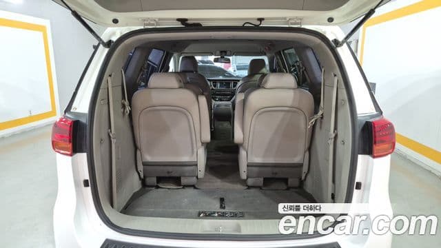 Kia The / новый New Carnival Luxury, 2020 19