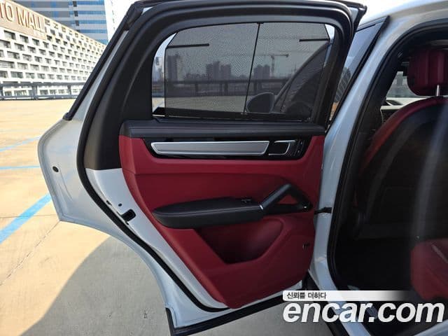 Porsche Cayenne (PO536) 3.0 купе Platinum Edition, 2022 16