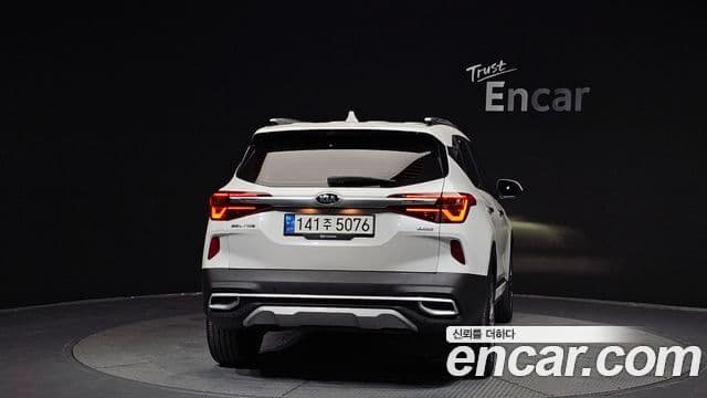 Kia Seltos Signature, 2022 4