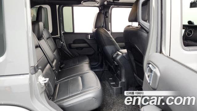 Jeep Wrangler (JL) 2.0 Overland 4도어, 2021 12