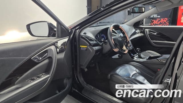 Hyundai Grandeur HG Modern, 2013 10