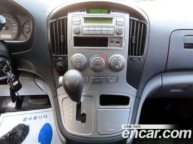 Hyundai Grand Starex CVX Luxury, 2011 12