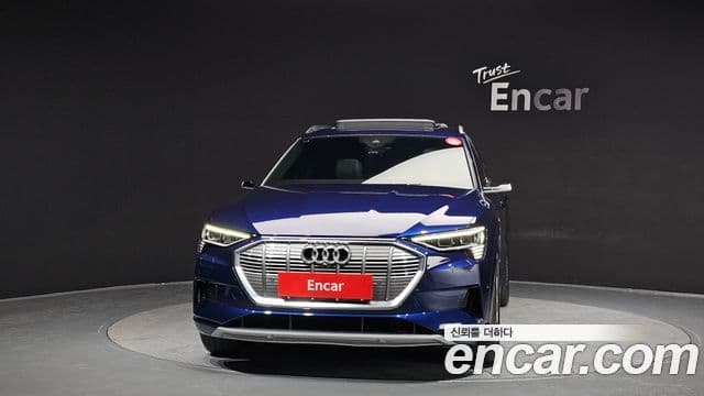 Audi e-Tron, 2022 3