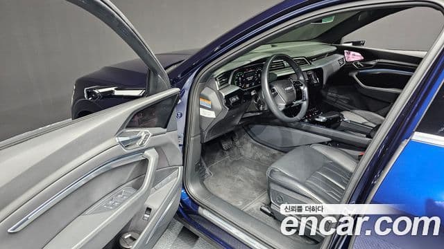 Audi e-Tron, 2022 10