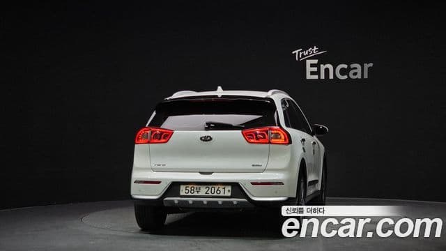 Kia Niro Prestige, 2019 4