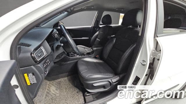 Kia Niro Prestige, 2019 10