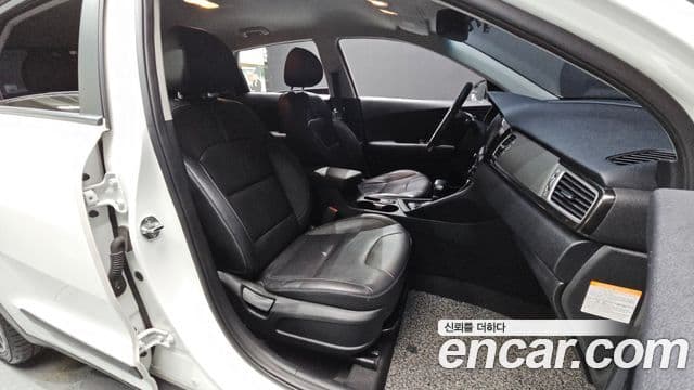 Kia Niro Prestige, 2019 11