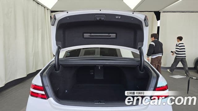 Genesis G90 Luxury, 2019 20