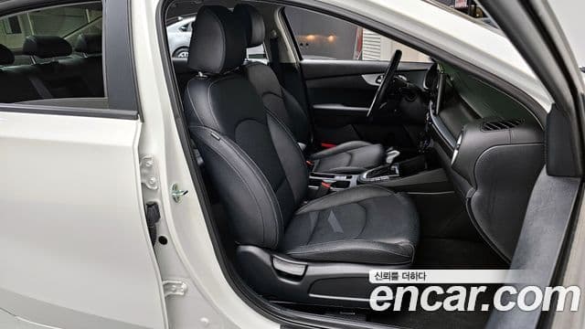 Kia The / новый New K3 2세대 Trendy, 2022 12