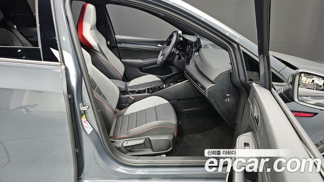 Volkswagen Гольф 8세대 2.0 GTI, 2024 11