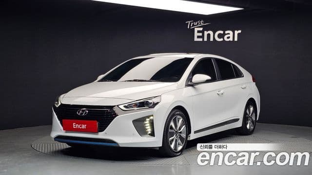 Hyundai Ioniq гибрид, 2016 1