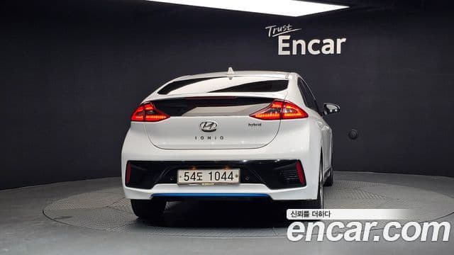 Hyundai Ioniq гибрид, 2016 4