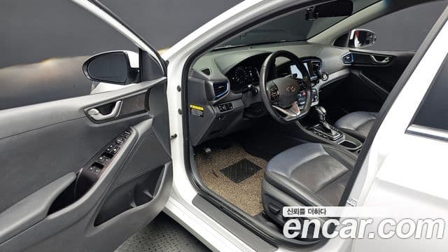 Hyundai Ioniq гибрид, 2016 11