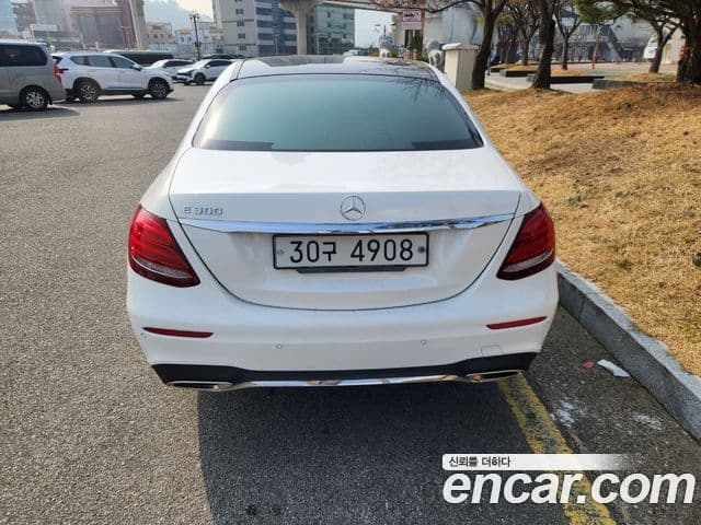 Mercedes-Benz E-класс W213 AMG Line, 2019 4