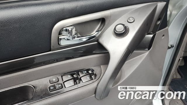 KG모빌리티(SsangYong) Korando 투리스모 4WD LT 11인승, 2014 18