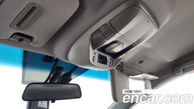 KG모빌리티(SsangYong) Korando 투리스모 4WD LT 11인승, 2014 19