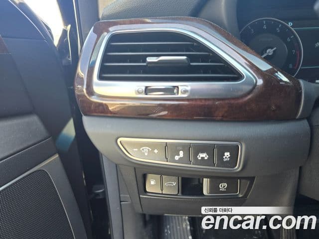 Genesis EQ900 Prestige, 2017 11