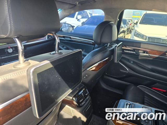 Genesis EQ900 Prestige, 2017 18