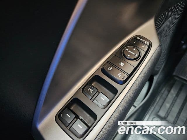 Kia Niro Plus Air (таксомоторный тип), 2024 7