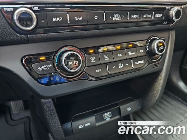 Kia Niro Plus Air (таксомоторный тип), 2024 14