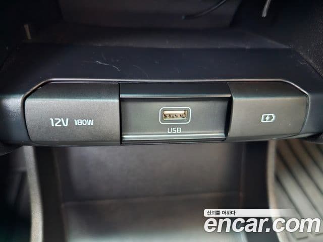 Kia Niro Plus Air (таксомоторный тип), 2024 15