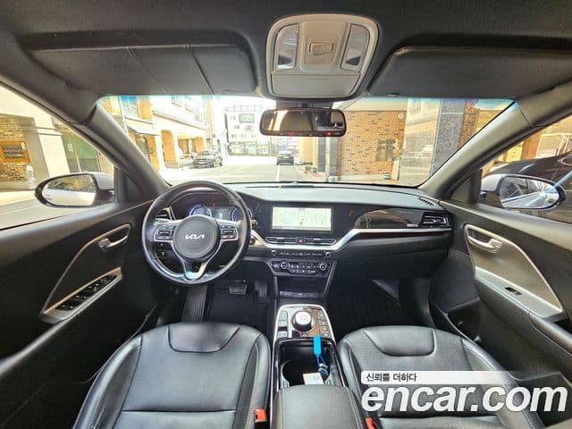 Kia Niro Plus Air (таксомоторный тип), 2024 17