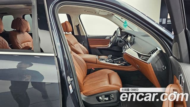 BMW X7 (G07) M50i 6인승, 2022 10