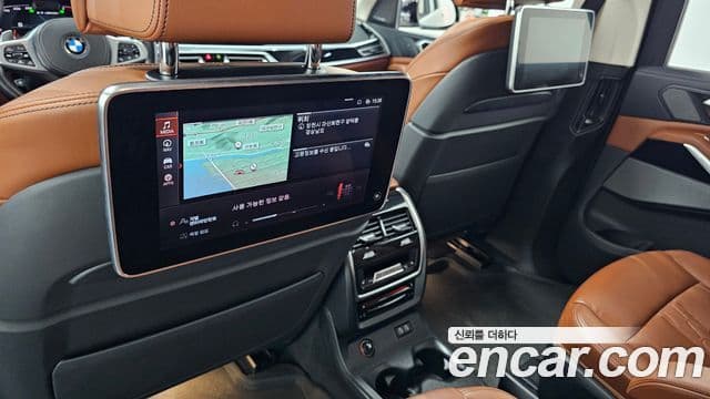 BMW X7 (G07) M50i 6인승, 2022 16