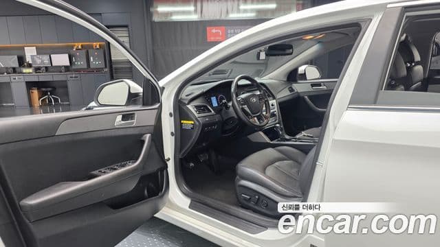 Hyundai LF Sonata Special, 2015 11