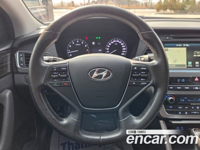 Hyundai LF Sonata Special, 2017 9