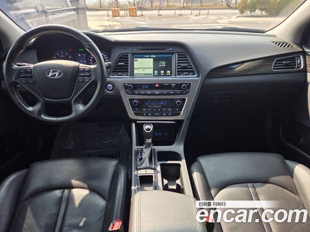 Hyundai LF Sonata Special, 2017 10